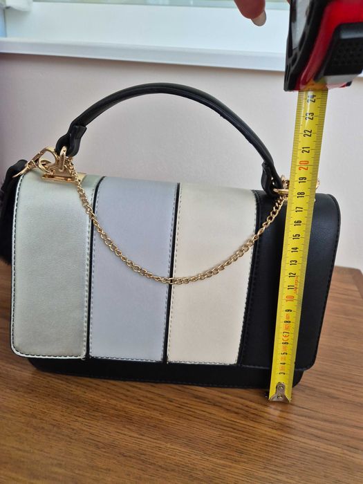 Дамска чанта от еко кожа.