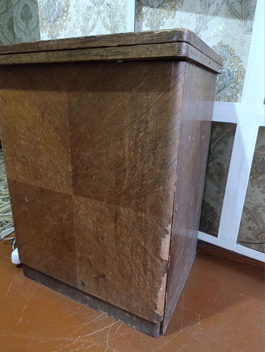 Продам швейную машину Lada 236.