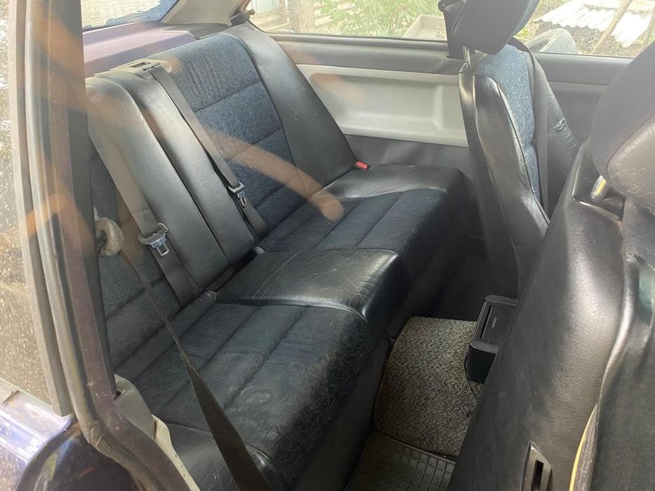 Срочно продам машину BMW 320i