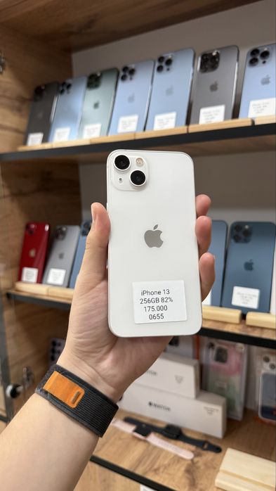 iPhone 13 256GB