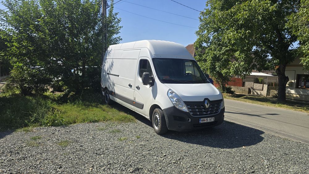 Inchiriez microbuz / dubă / autoutilitară Renault Master  de marfă