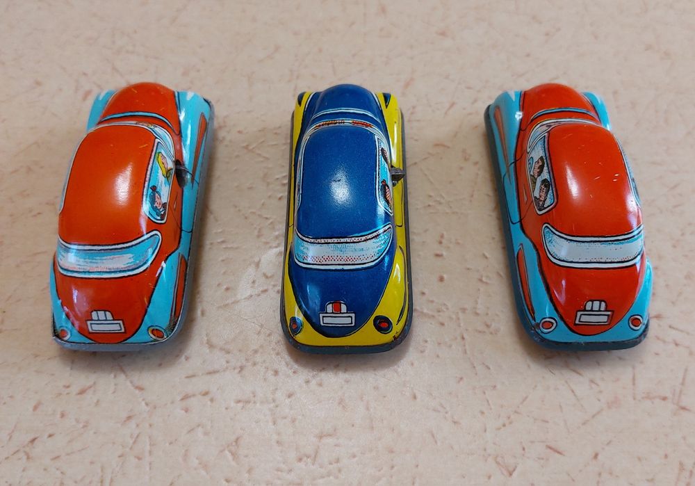 Стари ламаринени колички