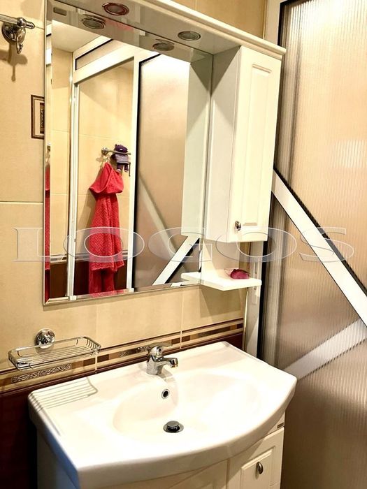 Продава се Тристаен апартамент в Варна, Базар Левски - 100 кв.м за 2970 €/кв.м - Снимка #9