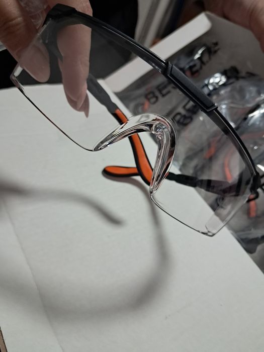 Очки строительные.