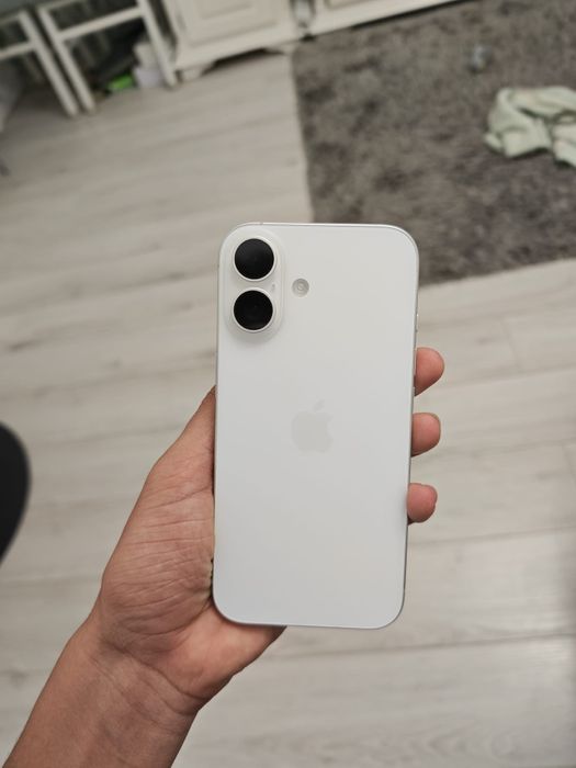 Iphone 16, +2huse, in garantie