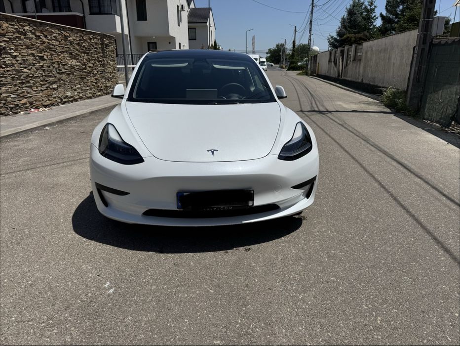 TESLA Model 3 2023 — imagine 2