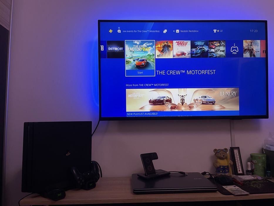 PlayStation4 Pro със станция и 11 игри