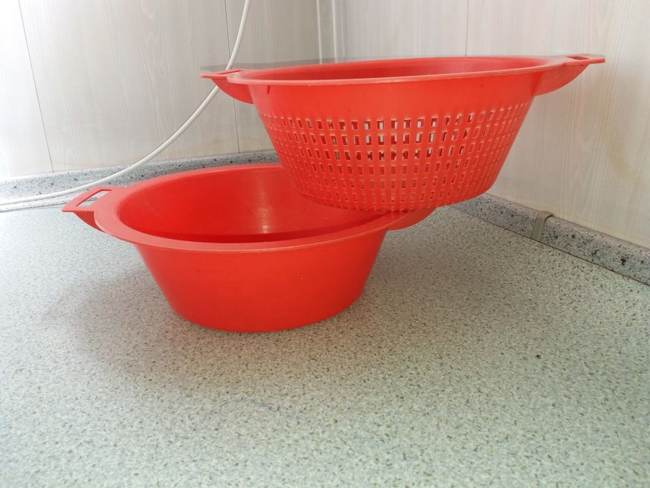 миска / чашка + дуршлаг