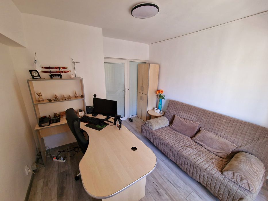Inchiriez apartament birou 5 cam Casa Poporului