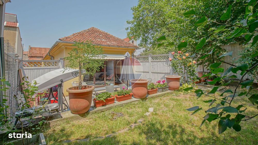 3 camere în Centrul Istoric: 90 mp, curte privată și vedere spre Tampa
