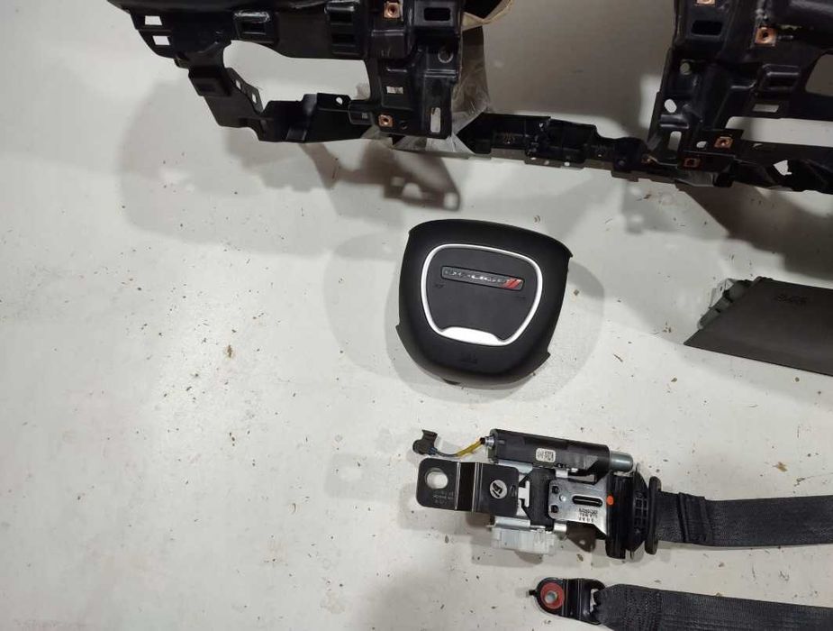 Dodge Durango 2021 - kit airbag - plansa de bord - centuri siguranta
