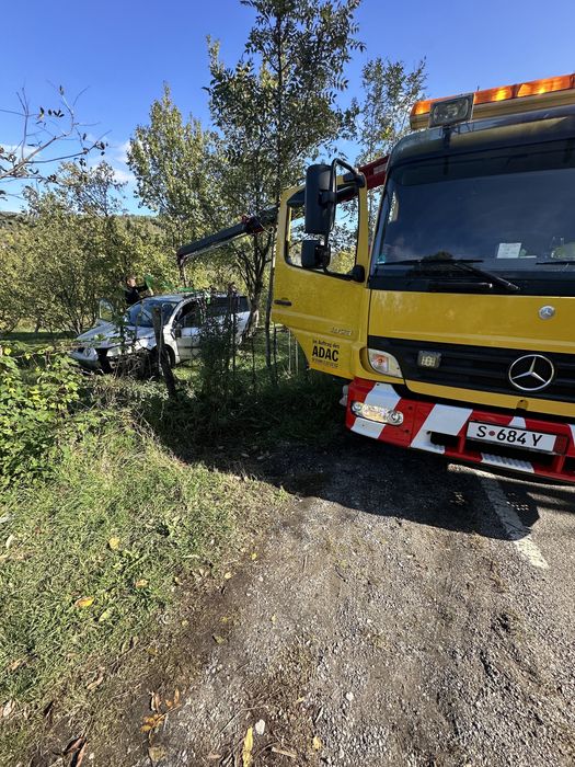 Tractari auto non stop servicii cu macara