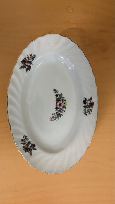 Чинии порцелан елипса “Китка”