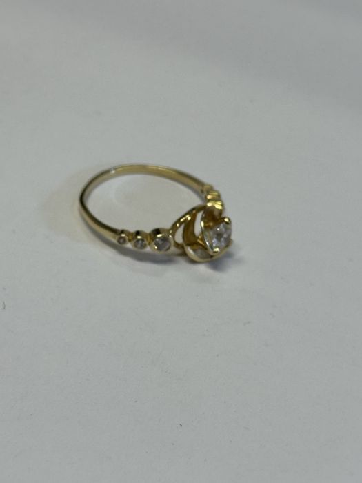 красив златен дамски пръстен 1.83гр 14к 585