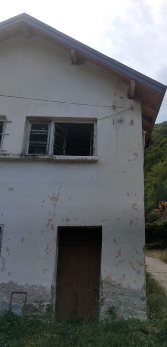 Продавапсграда в с.Пастра общ.Рила