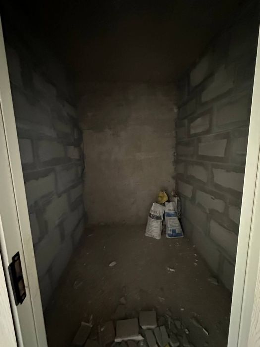 6mkr, Orzu market oldida 2honalik 5qavatda sotiladi