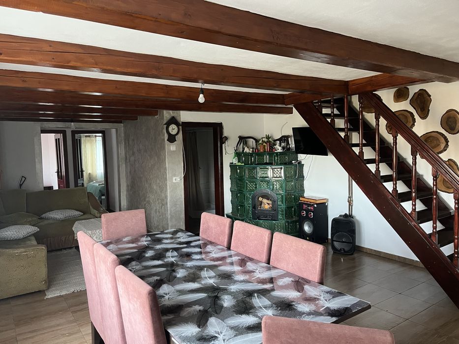 Inchiriez Cabana la Colibita