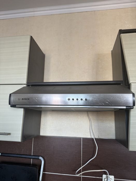 Продам вытяжку б/у BOSCH