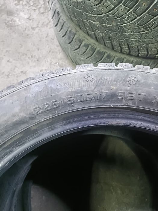 Комплект зимних шин r17 225/50