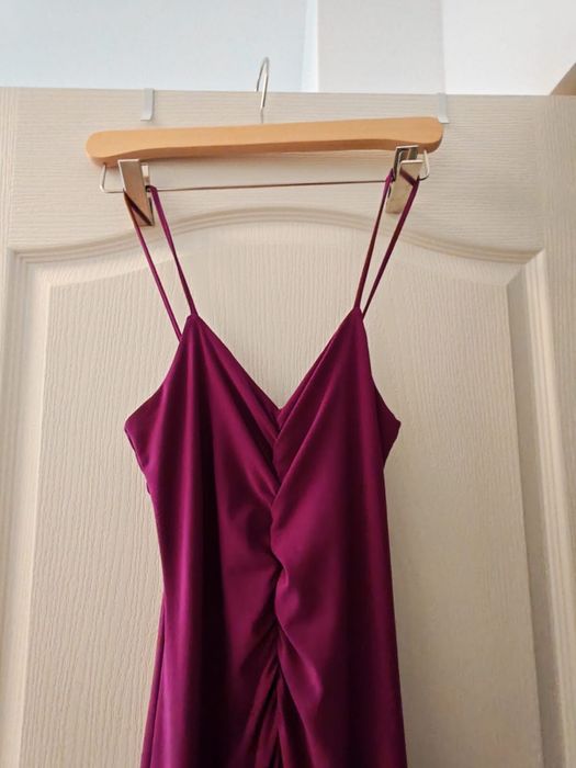Rochie de ocazie , L , dar se potriveste la un S