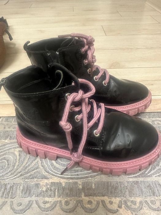 Продаю ботиночки 33 размера  для девочки