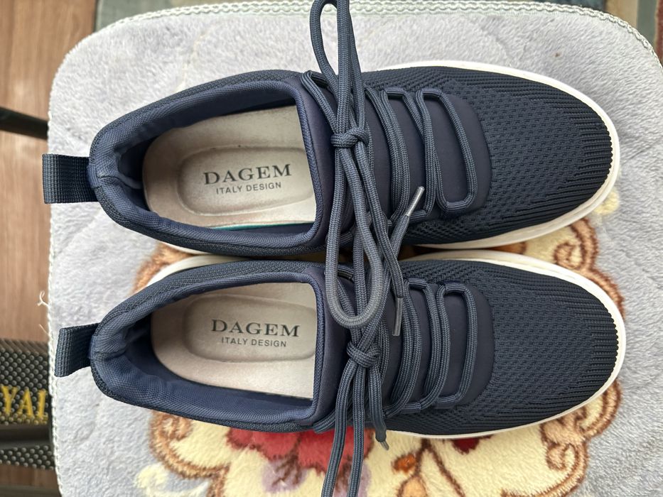 Продам кроссовку и мокасин