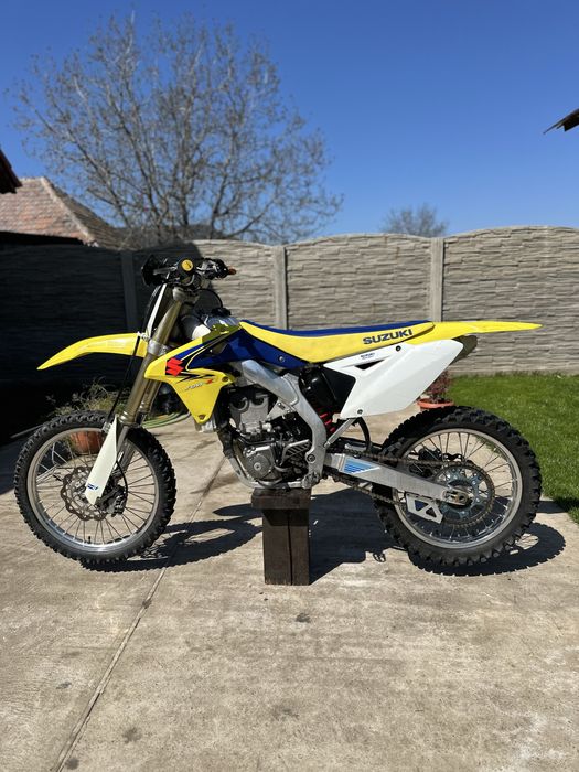 Suzuki RMZ-450.