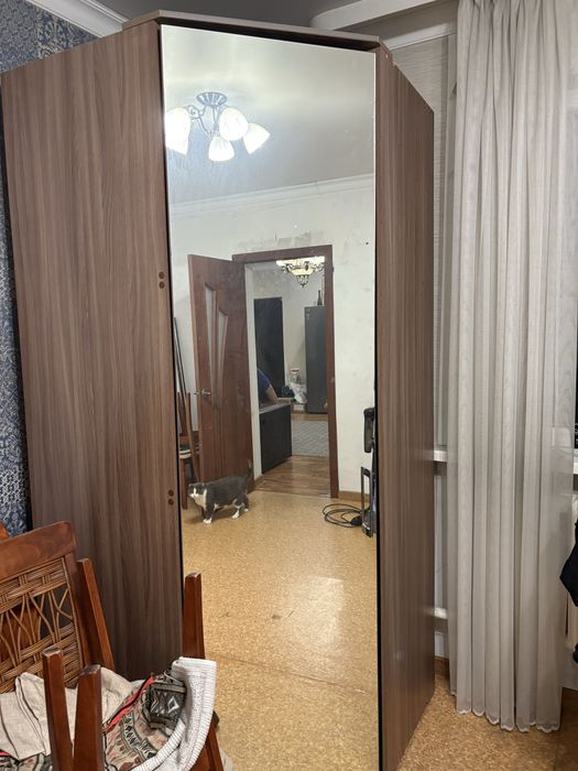 Шкаф платяной угловой