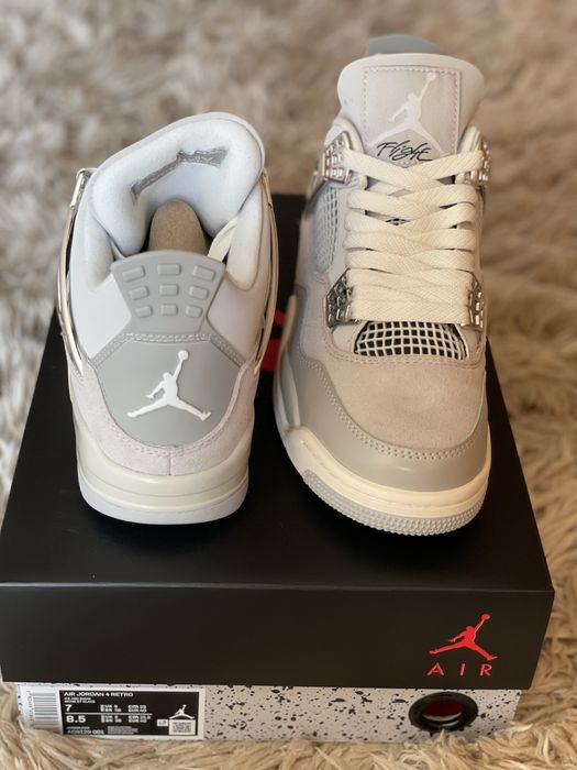 Air Jordan 4 Retro Frozen Moments