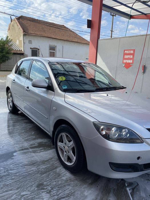 Masina mazda 3 !
