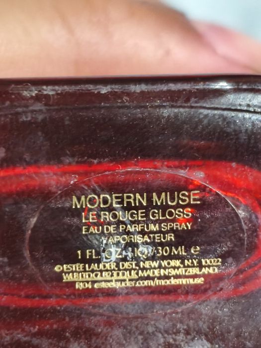 Духи Estēe Lauder le Modern muse Le Rouge Gloss