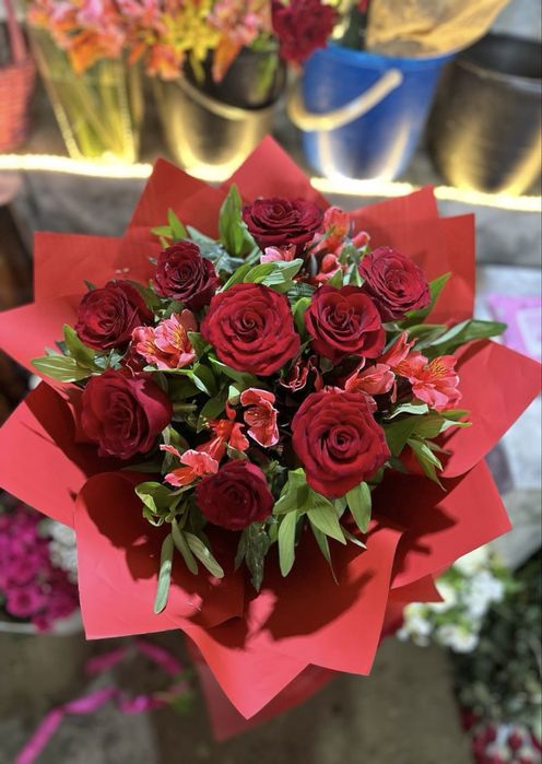 Atirgul roza jivoy buket gullar tashkent