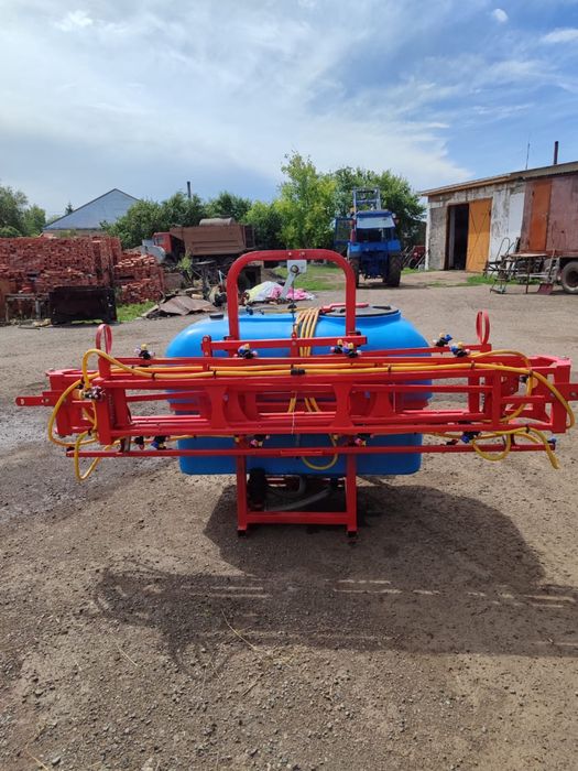 Опрыскиватель навесной