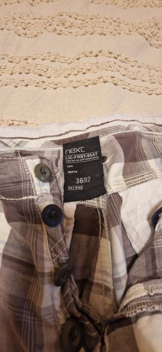 Pantaloni scurti Next in carouri