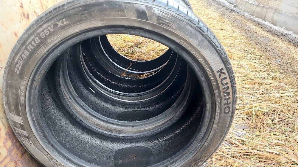Продам шины летние на 225/45/18