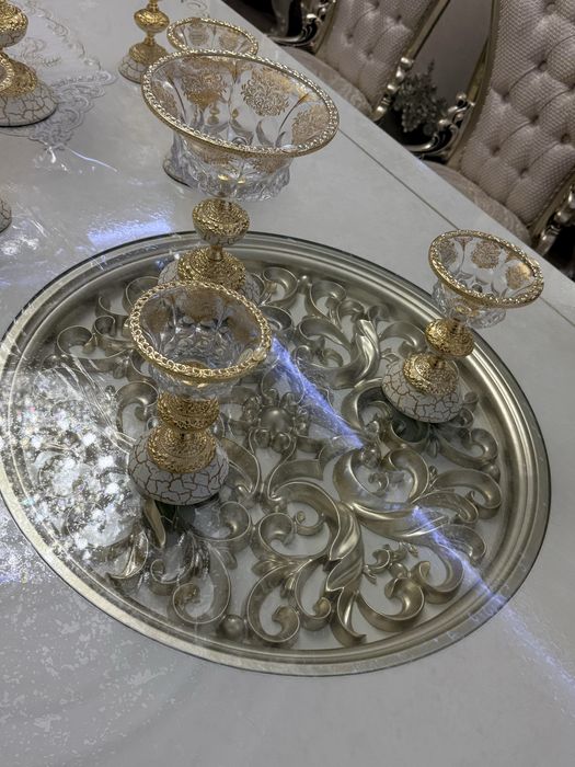 стол стулья новые