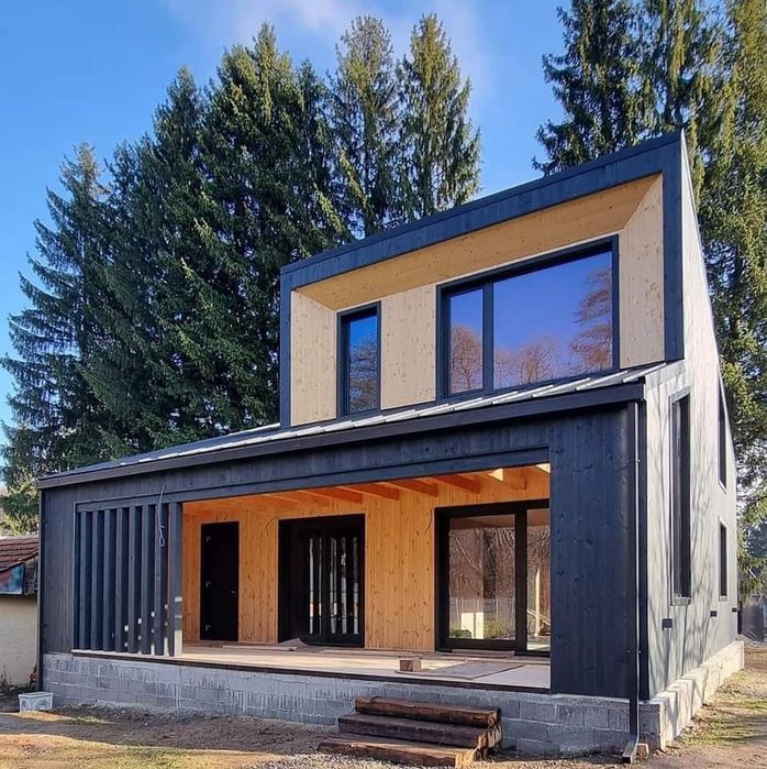 Vând case modulare pe structură metalică