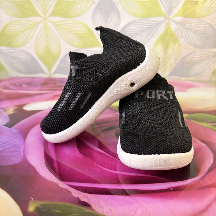 Продам детскую обувь