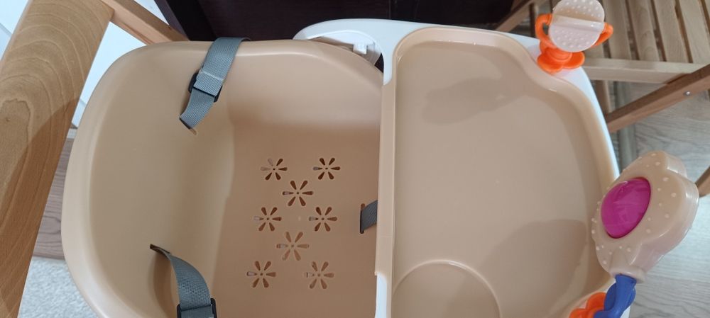 Scaun înălțător bebeluși