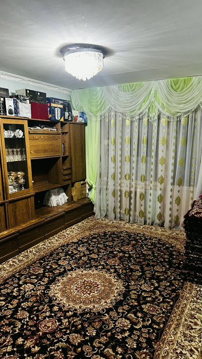 Srochno Sotiladi. 3 xonali kvartira, remonti o'rtacha, zo'r lokatsiya