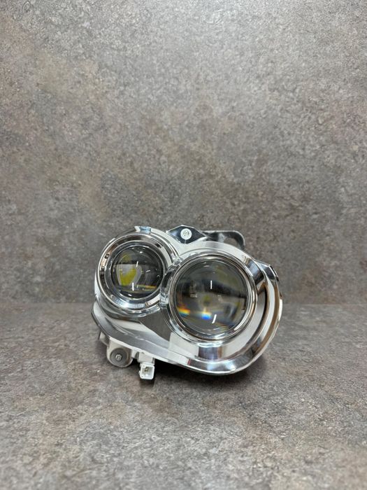 Запчасть на фару camry