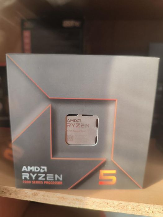 Vând procesor Ryzen 5 7600 + Cooler Arctic Freezer 34 Esports Duo