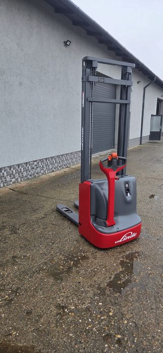 Liza electrica Transpalet cu Catarg