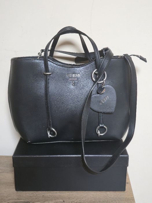 Guess оригинална дамска чанта