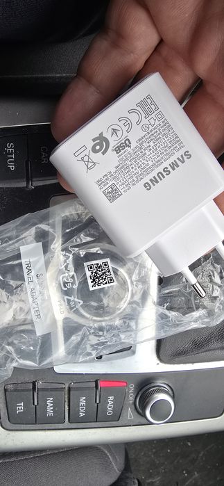 1 бр. Бял адаптор за зареждане 45 w Samsung Super Fast Charge