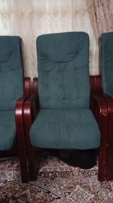 Kreslo lar.kojali 2ta va kachestvinniy materiallari 4ta qoldi