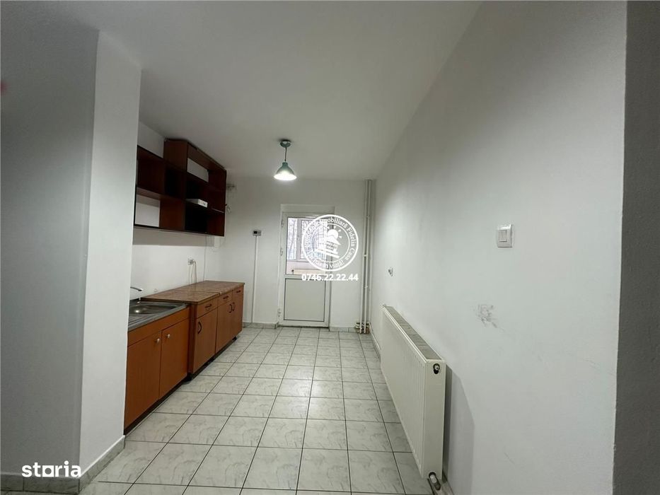 Apartament 4 camere de inchiriat Alexandru cel Bun