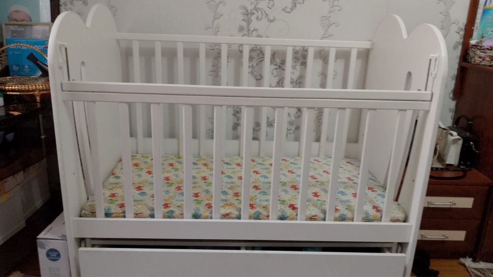 Продам детскую кроватку