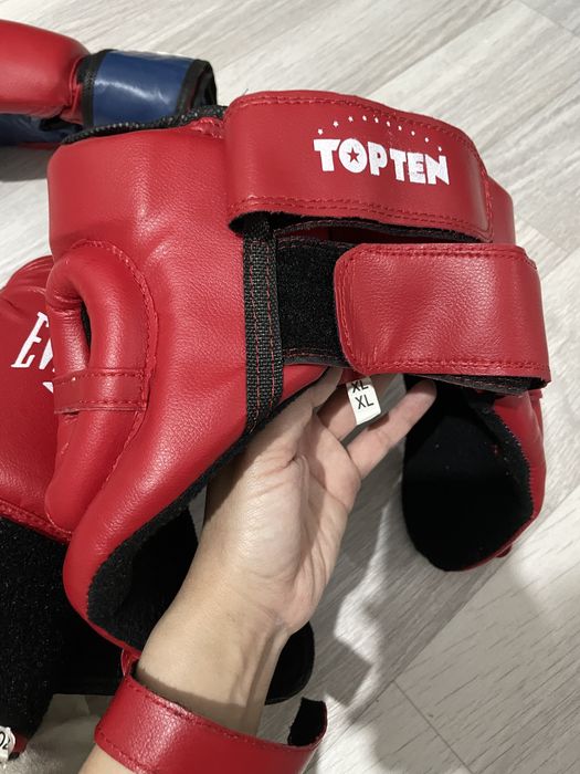 Продам для занятия боксом шлем и перчатки