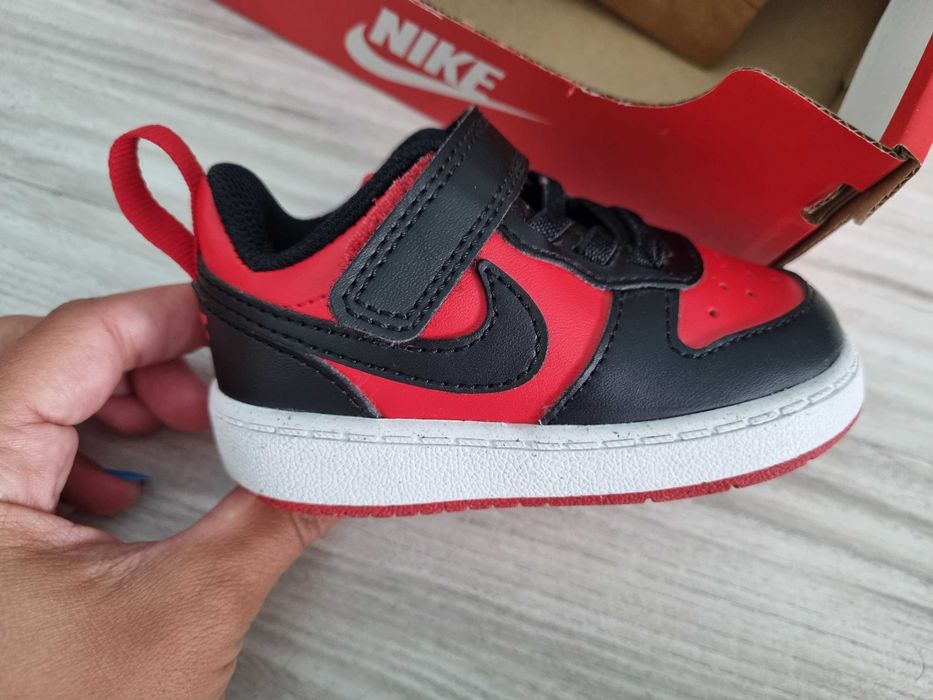 Чисто нови детски обувки NIKE